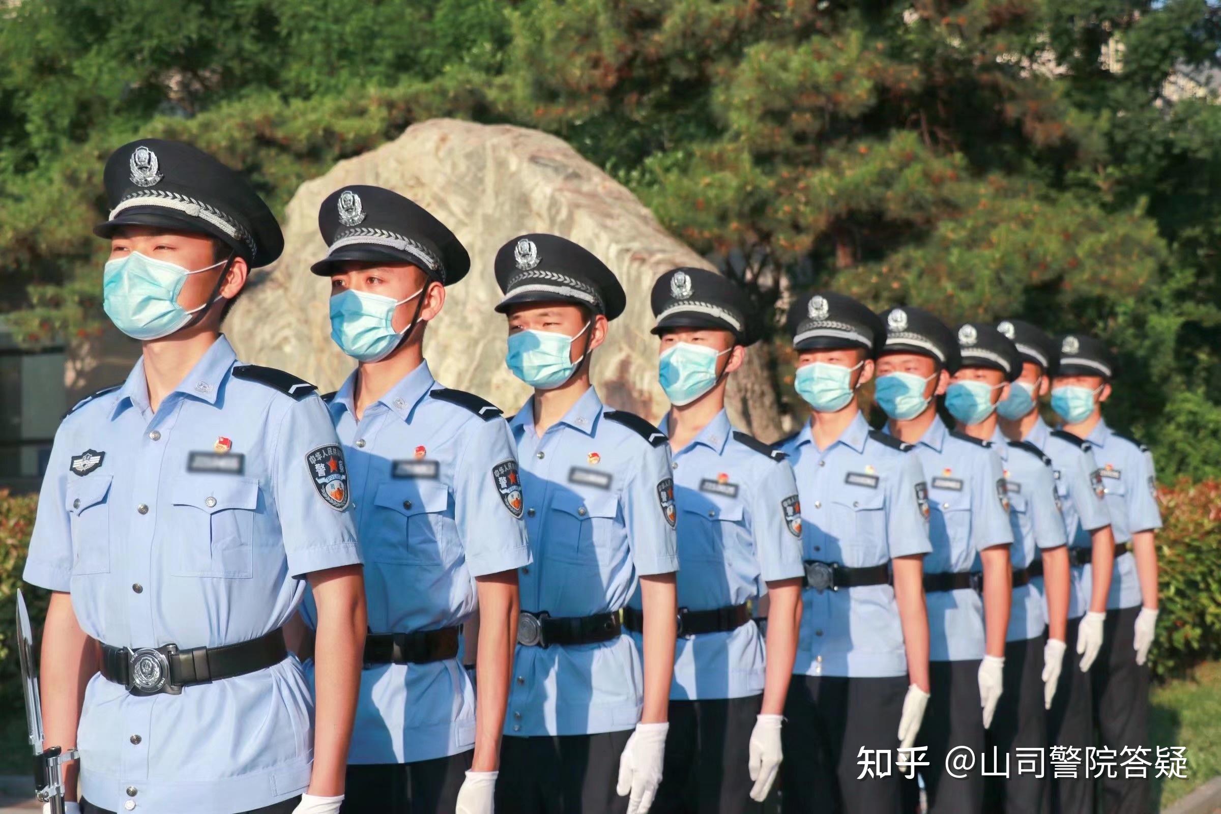 武汉警官职业学院校服图片