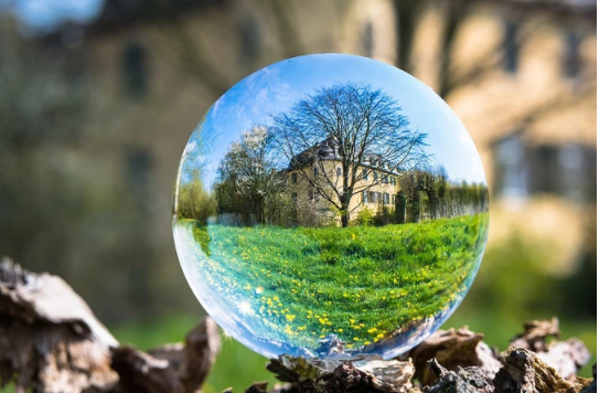 梦境财富的隐喻，梦见许多钱究竟代表什么？