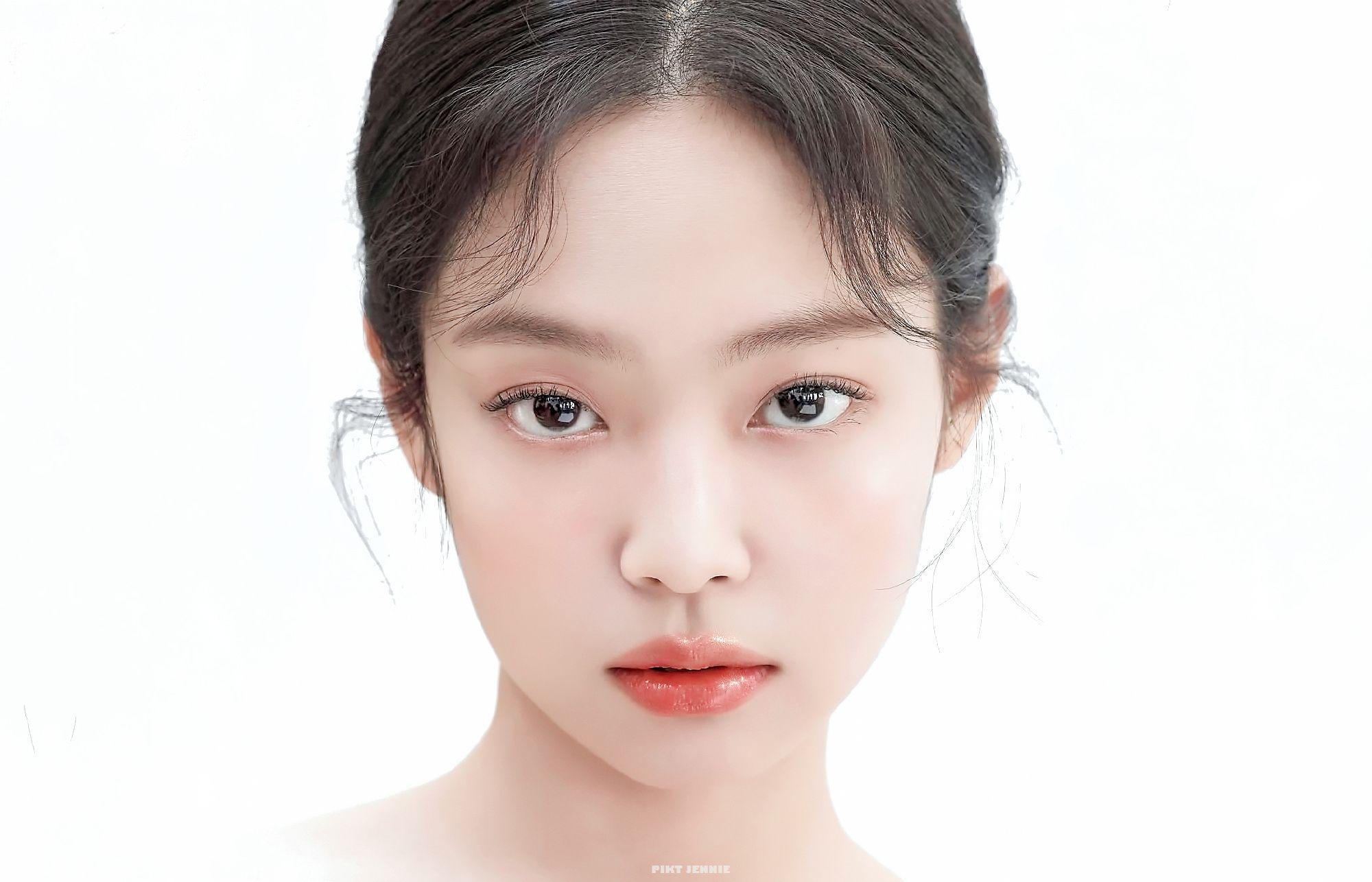 大家有可以用作电脑壁纸的jennie的美图吗