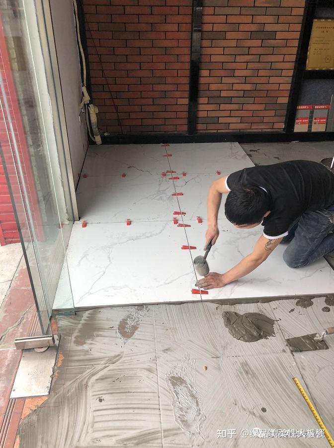 瓷砖翻新需要敲掉原来的瓷砖吗