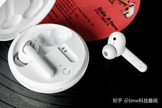 全链路最低94ms延时oppoencow31耳机上演唯快不破