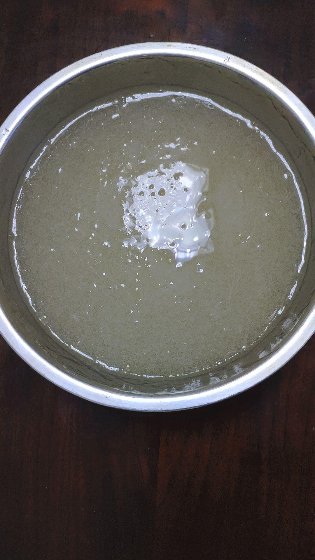 冰粉水用量按照标准比例使用,石灰和石灰水按比例增加了一点.