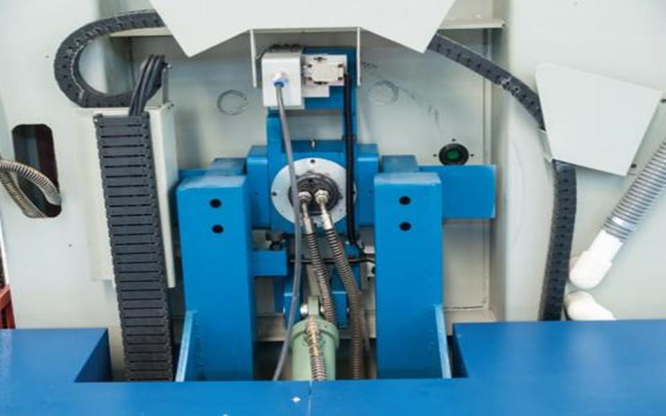 如何对工件做一个翻转动作?气缸驱动齿轮旋转工装的设计精髓