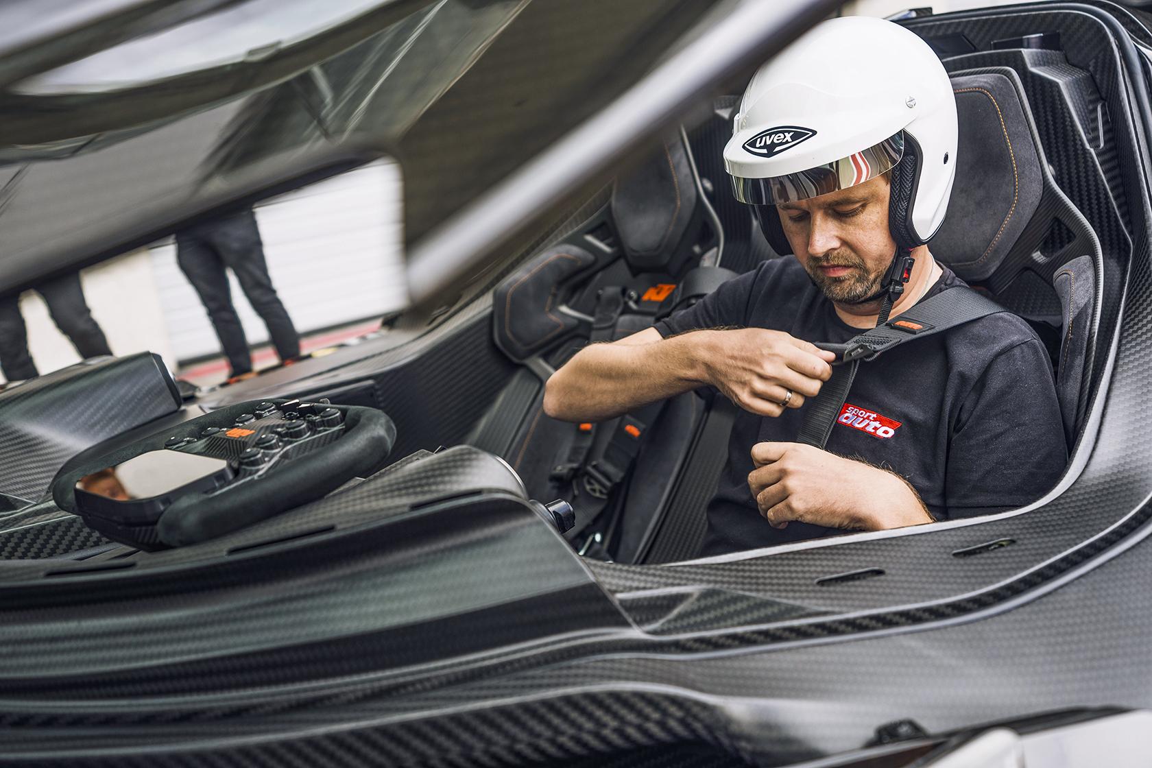 阿尔卑斯特产:ktm x-bow gt-xr - 知乎