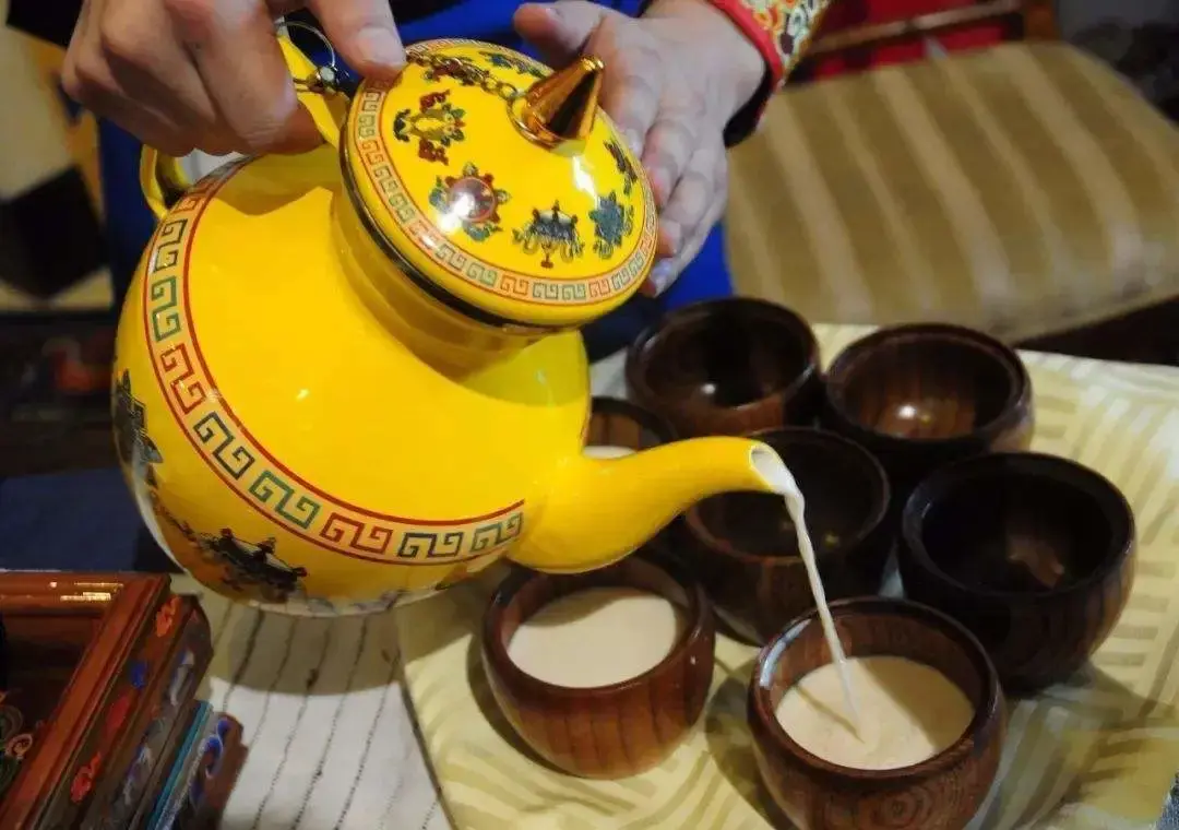 藏餐图片大全 酥油茶图片