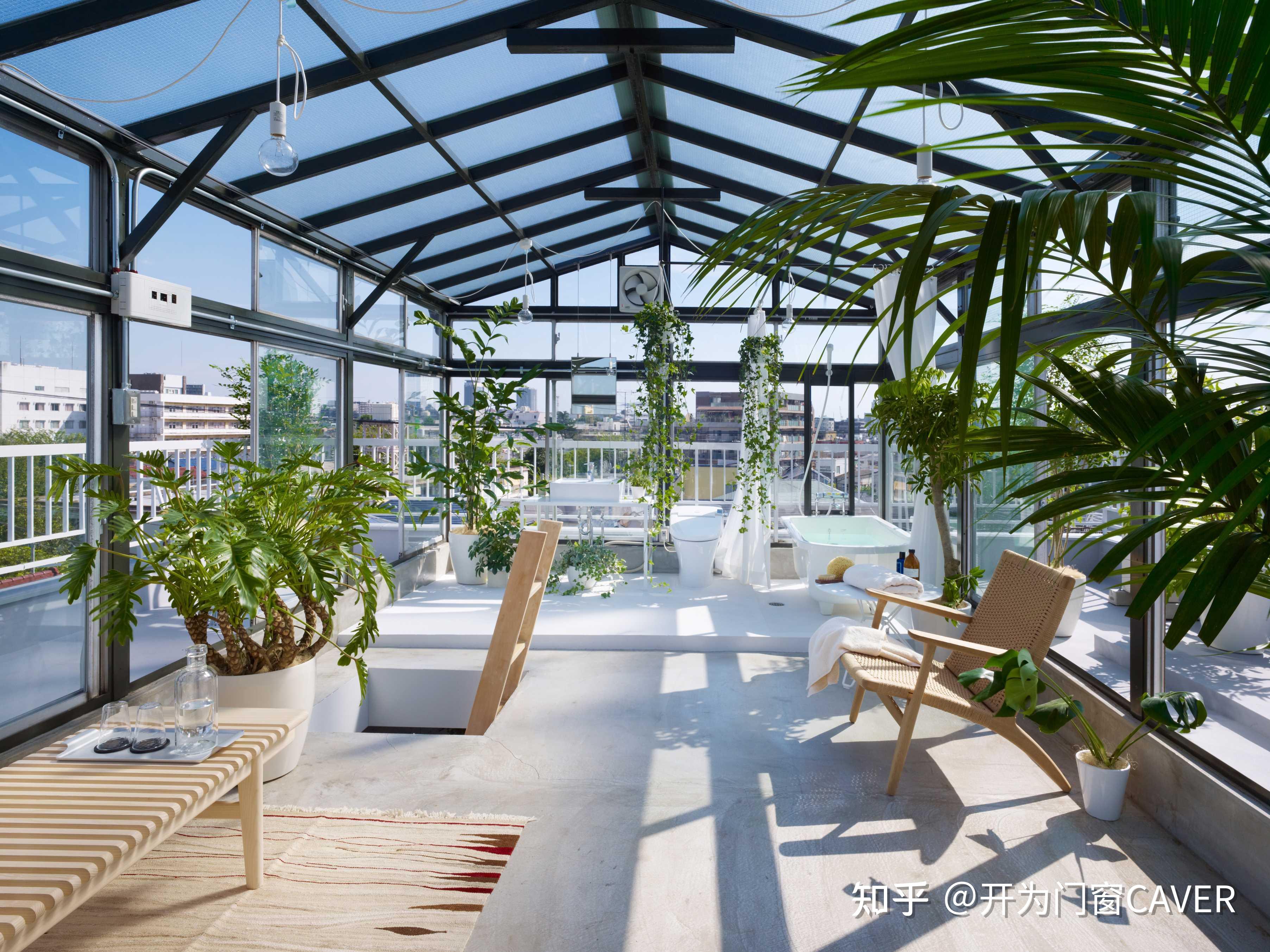 尤其是庭院和花园阳光房的存在就像水晶宫一般迷人可对阳光的渴望是人