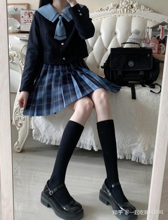 穿jk制服帆布鞋配什么袜子?