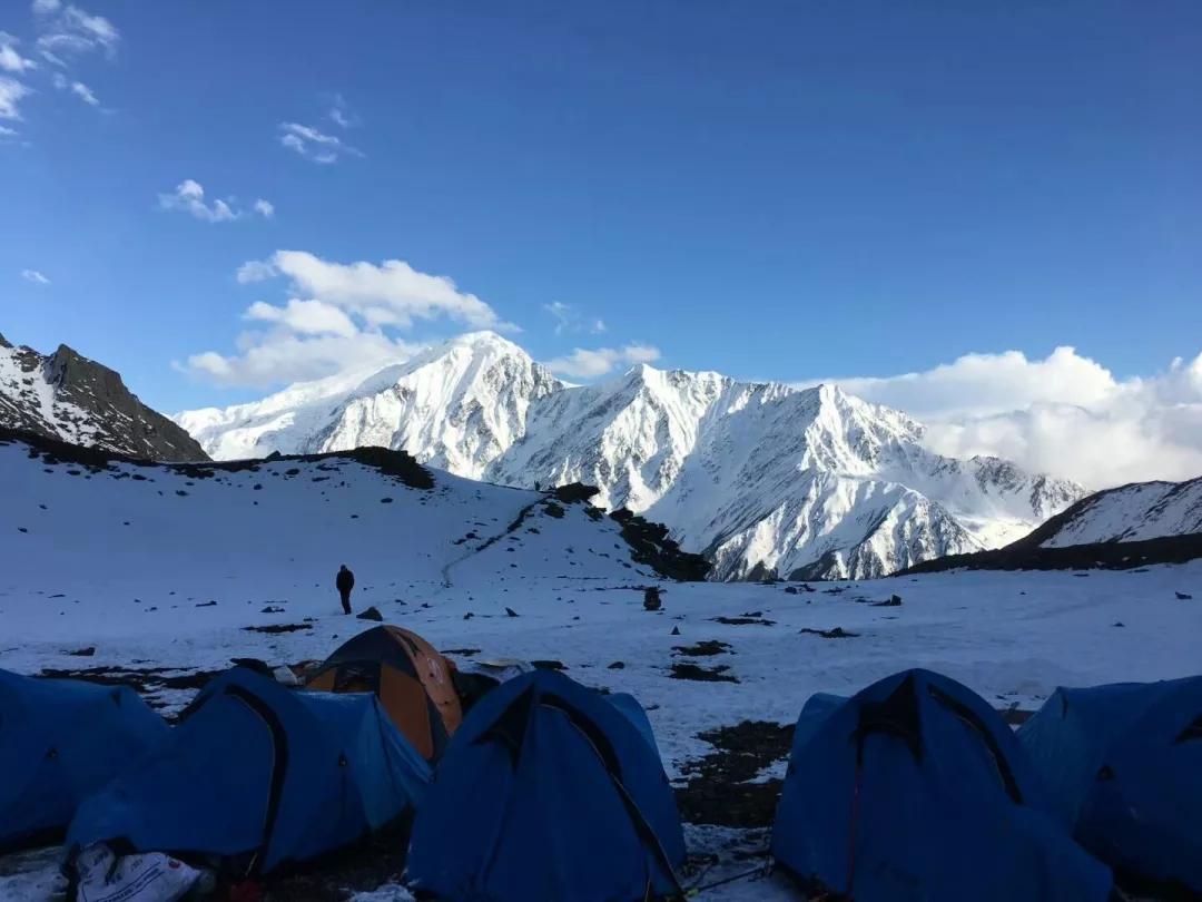 活动招募雪山攀登四姑娘山二峰攀登4日挑战冲顶协作比例12