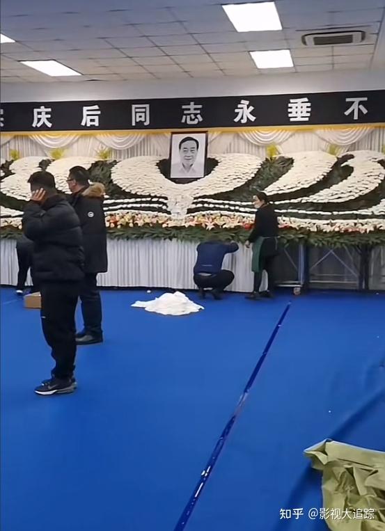 宗庆后追悼会现场曝光灵堂成花的海洋悼词永垂不朽四字惹争议