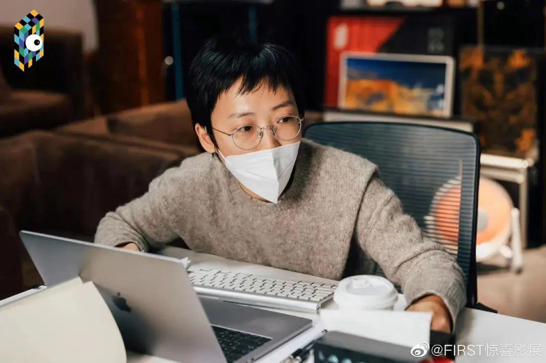 "剧作导师潘依然用简洁凝练的一句话概括她今年在剧