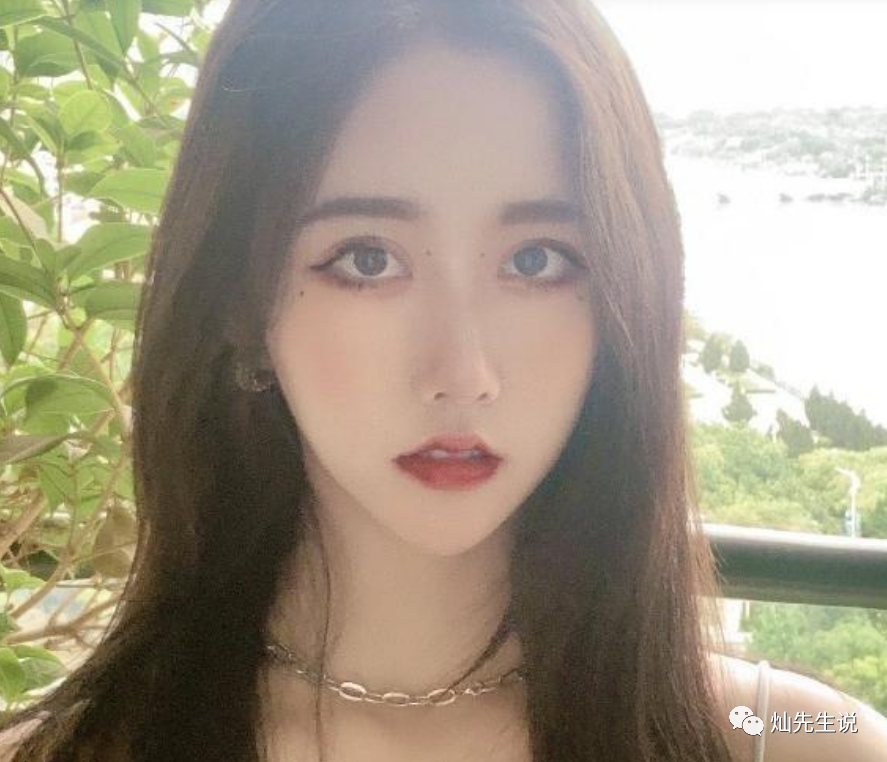 我特意查了下吴亦凡之前的一些绯闻,除了任雨晴,小g娜,孙嘉灵,林西娅