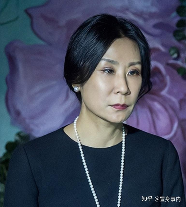 爆红的苏小明,也紧跟娱乐圈出国的风潮,打着进修音乐的名义,跑去法国