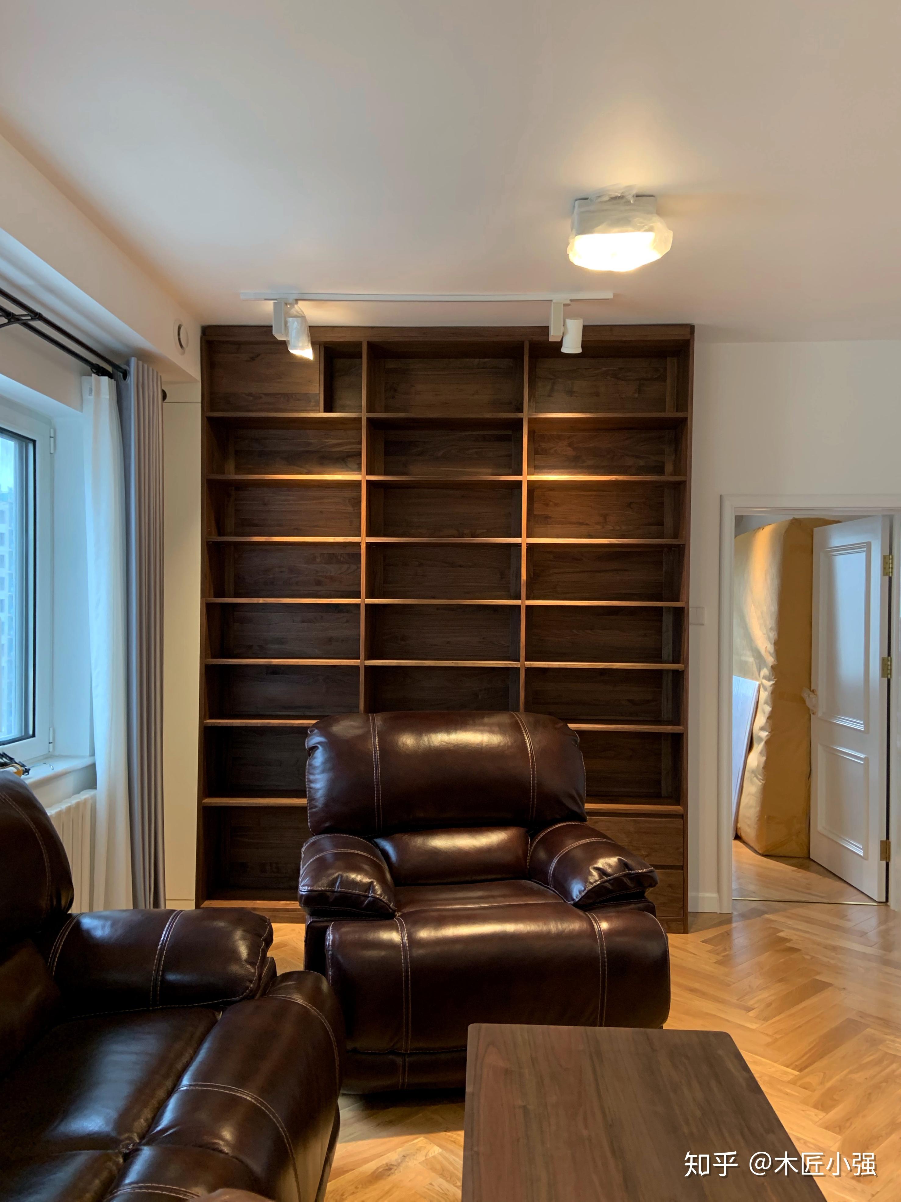 黑胡桃木家具能否搭配原木色地板