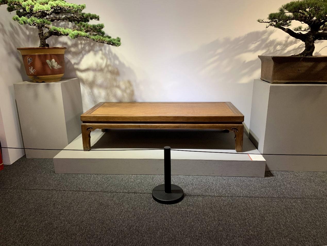 有束腰无马蹄黄花梨方腿小榻特立独行