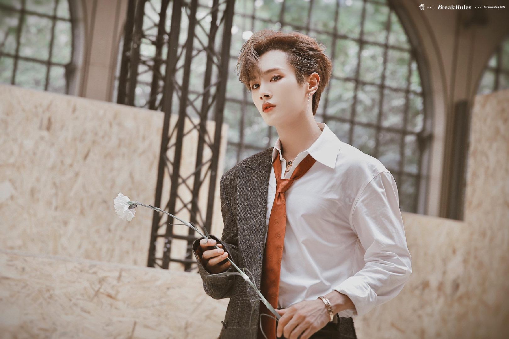 有没有李汶翰的电脑壁纸