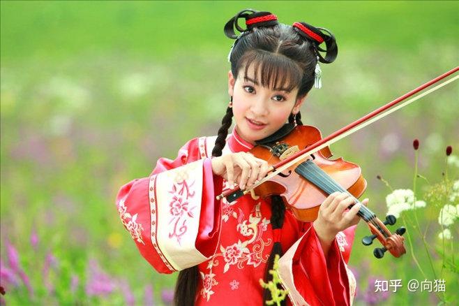 你还记得还珠格格里可爱机灵的小燕子吗那是我们青春的回忆