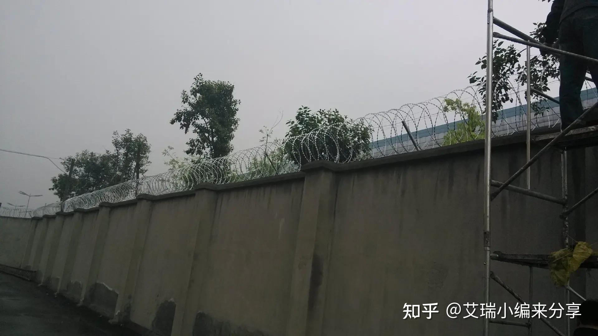 院墙上刀刺网怎样安装 - 知乎