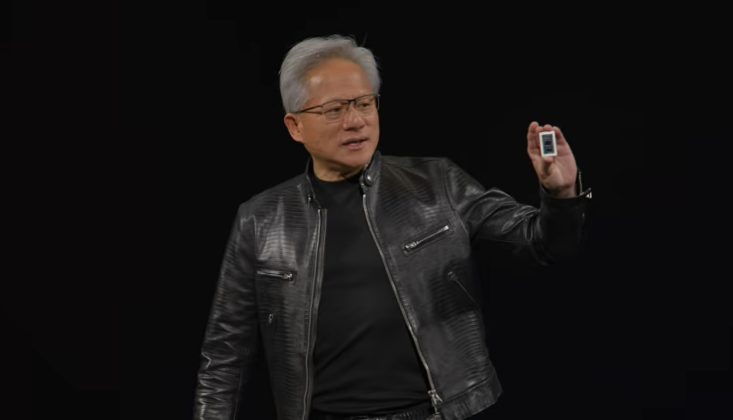 英伟达的"苹果芯片时刻":Macbook迎来终极对手