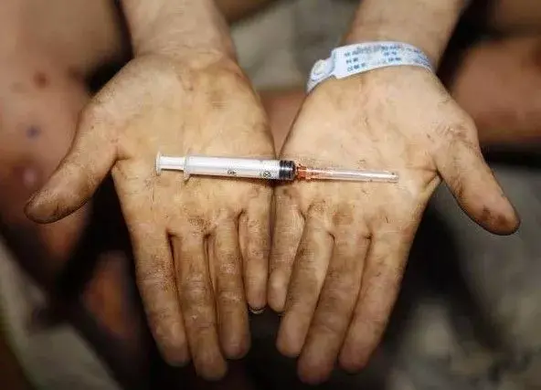 地狱在人间镜头下吸毒者吴桂林人生最后的19天