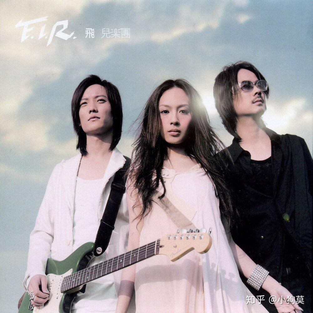 就爱上你歌曲完整版 v2-d2ce598f89677eeeb7d80f68f468bfc5_r.jpg