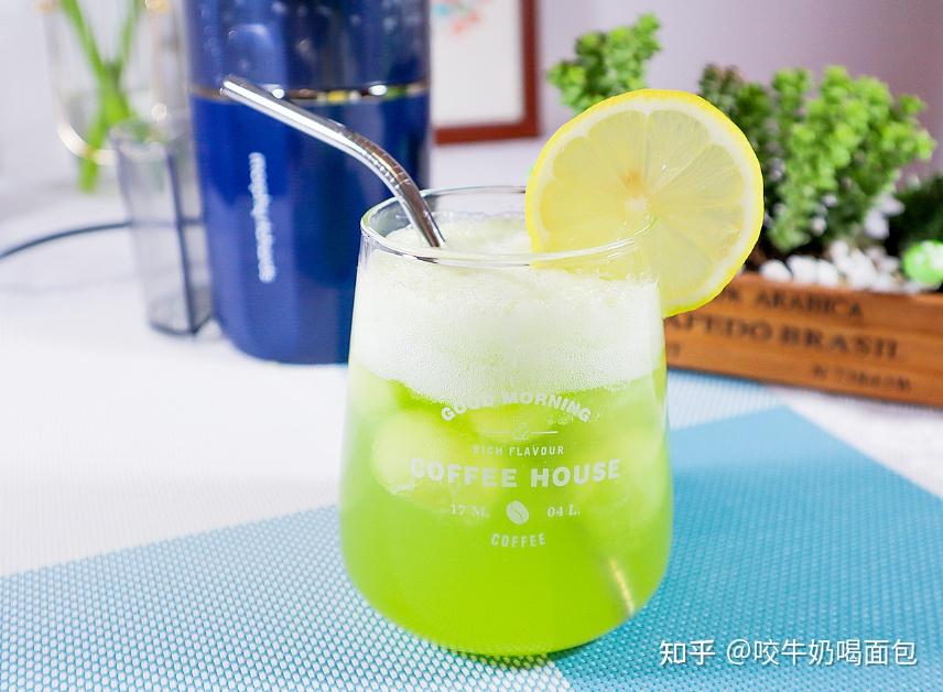 夏日飲品3分鐘學會8種果汁氣泡水瘦身果蔬汁