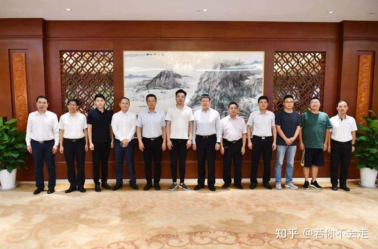 电竞圈排面大司马现身高端局与芜湖市委书记市长共进早餐