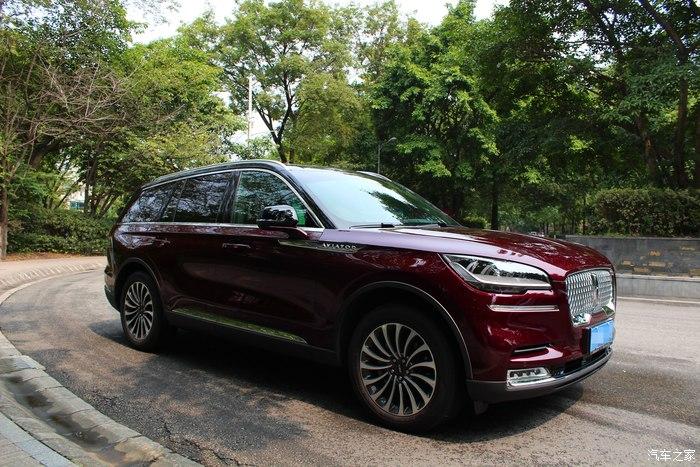 凑了成都车展的热闹勃艮第红飞行家提车作业分享