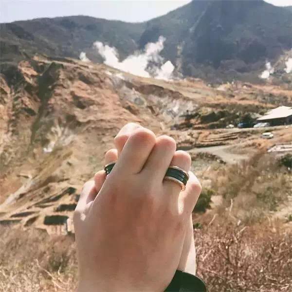 七夕想在朋友圈秀恩爱,有哪些优雅得体的方式?