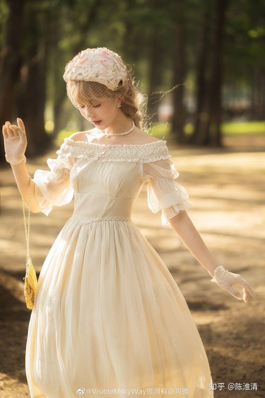 你见过最美的 Lolita 裙是什么样的?