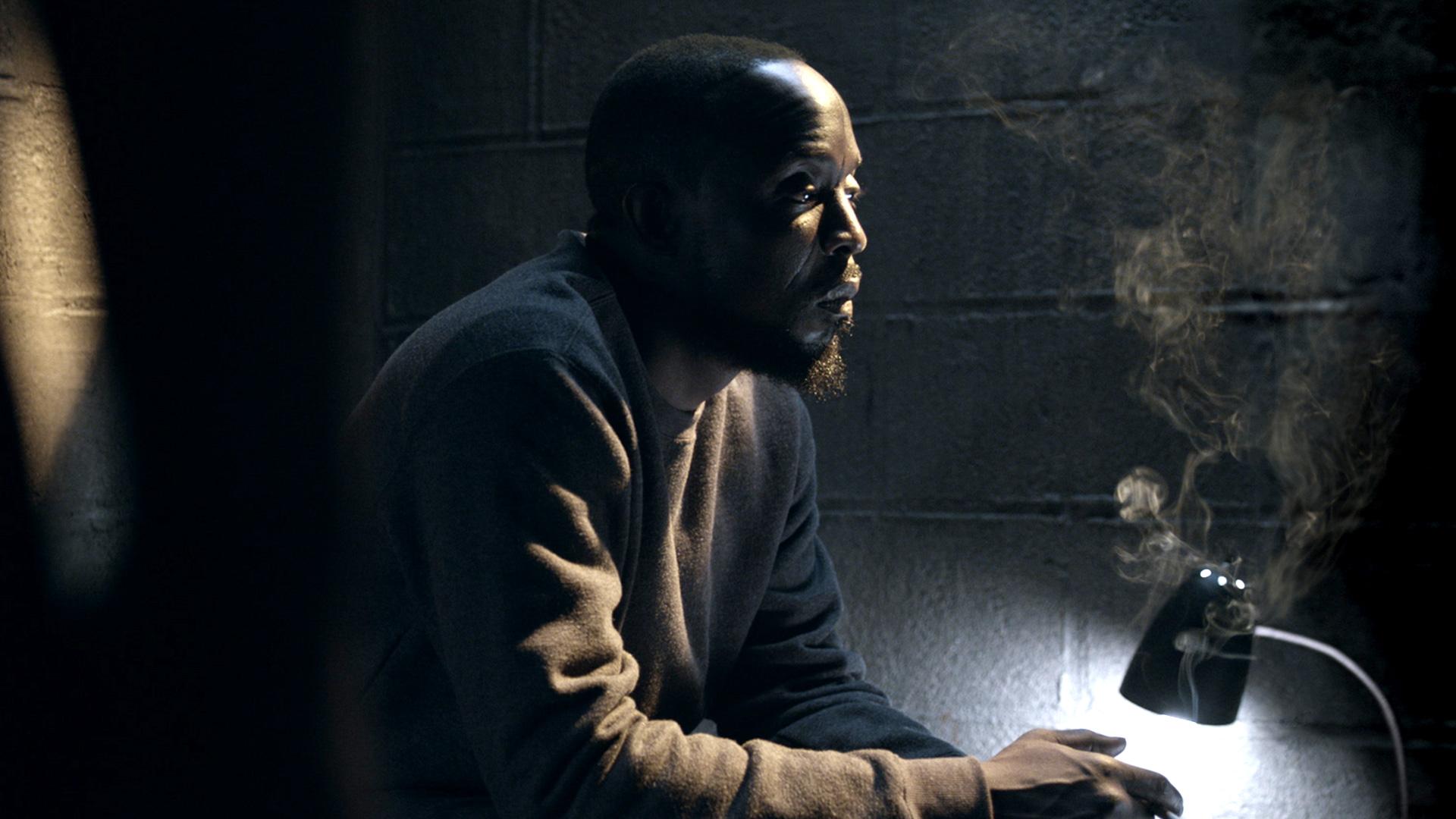 强烈推荐罪夜之奔近乎残忍的白描