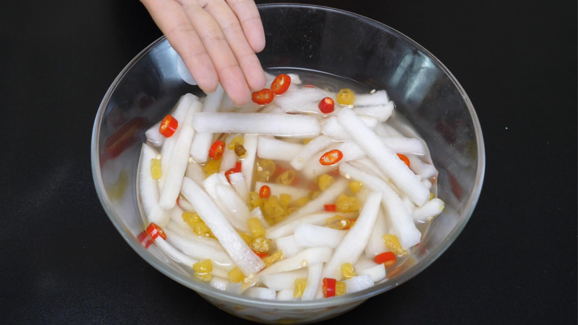 农村纯天然的洋姜小伙又打算挖点来做泡洋姜又开胃又下饭