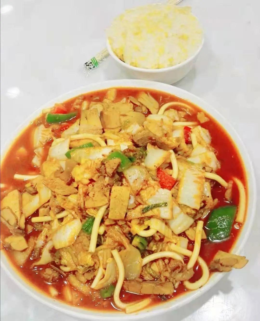 现在,越长大越觉得小时候农村好,大家的距离很近很近…连同这碗酸烂肉