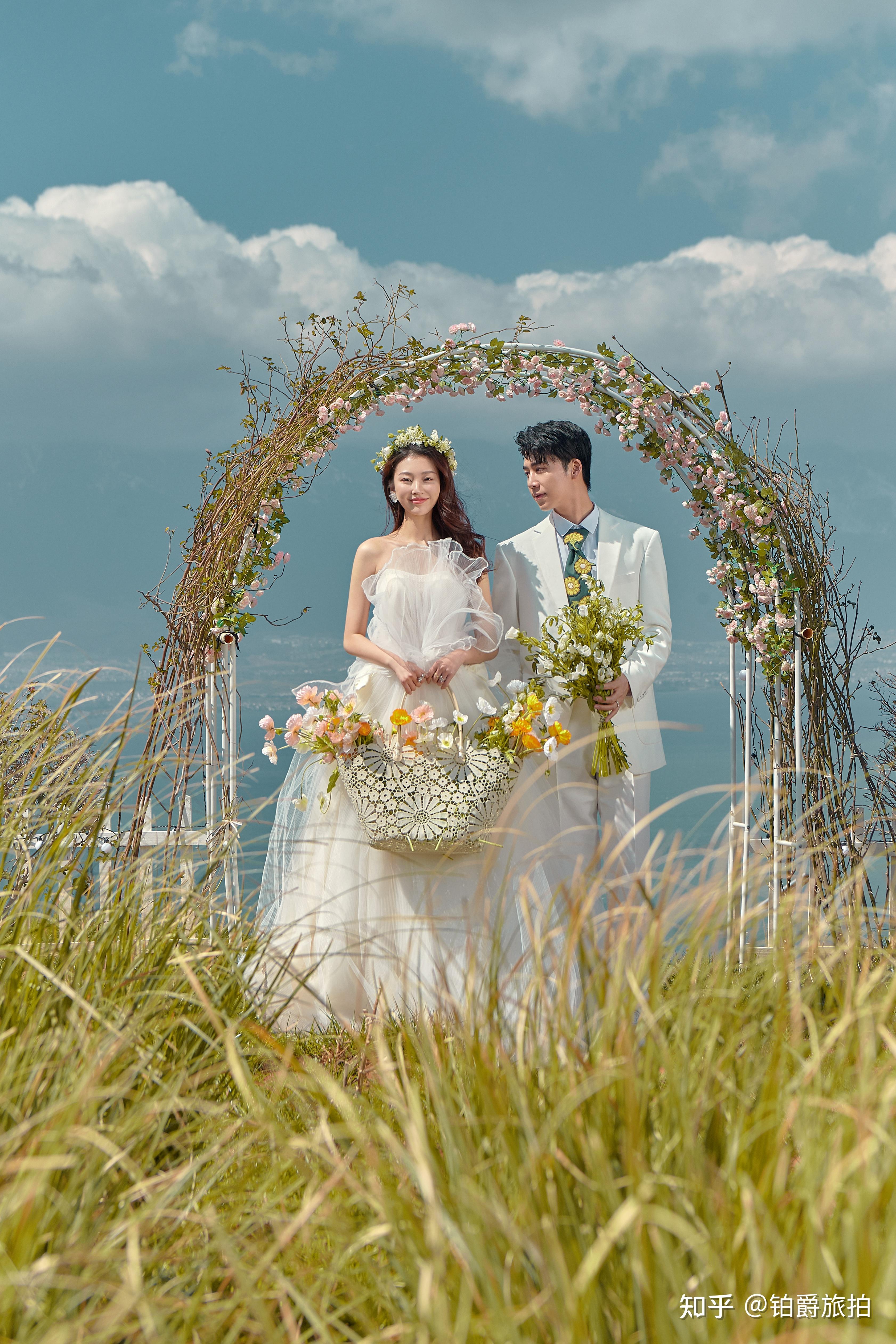 铂爵旅拍春天到百花开你知道花海婚纱照怎么拍吗