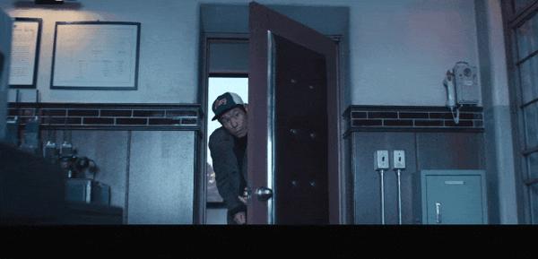 《凶降喜讯》太敢拍，这片对“四国”贴脸开大