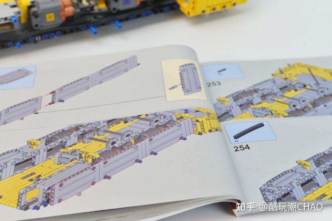 高达2米宇星模王17015力波凯迩lr13000履带式起重机开箱评测
