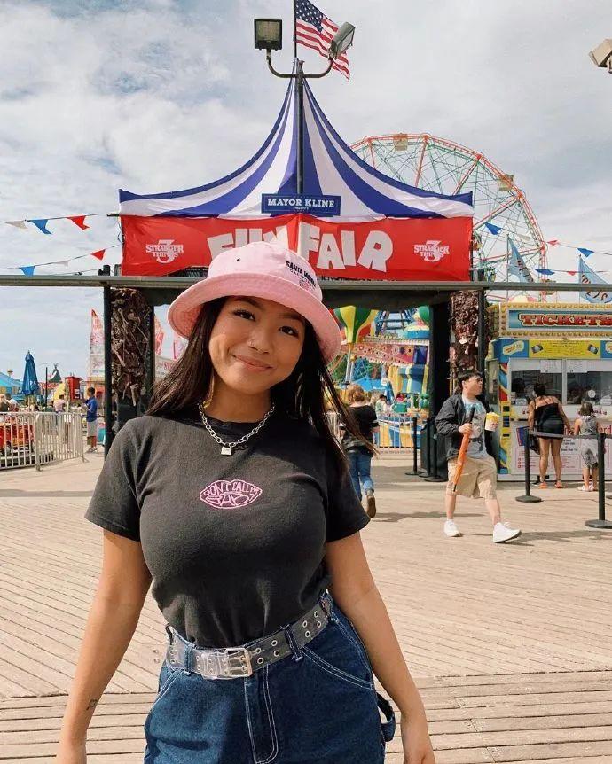 "网恋教父"七哥秀 d 杯女友,网友急了:果然rapper女友都是辣妹