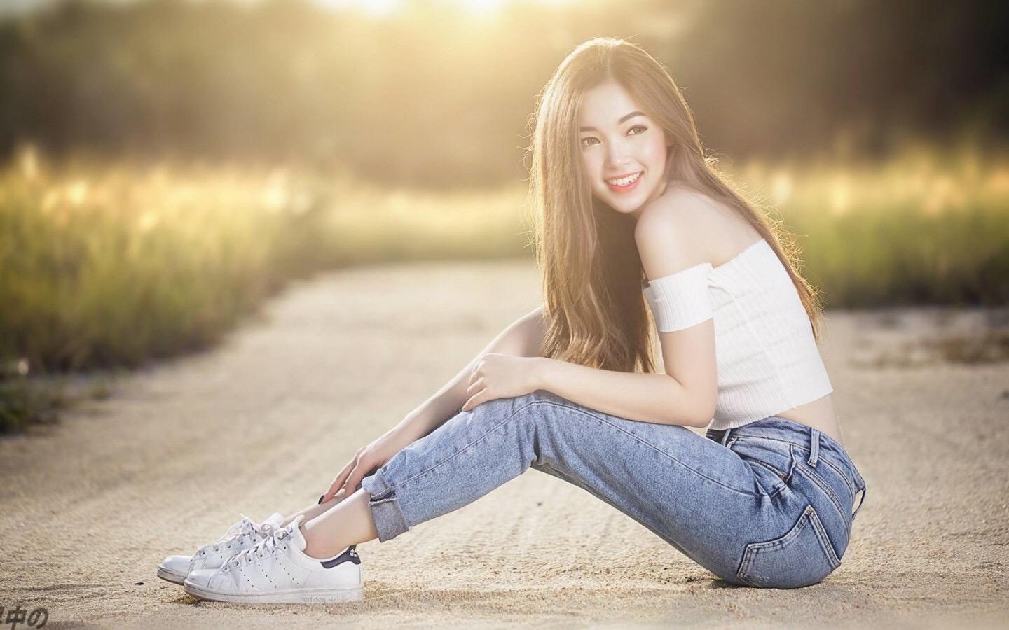 有没有你认为好看的全面屏小姐姐壁纸?