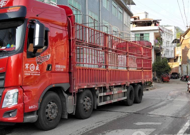 在冬季开卡车咱们大货车司机要注意这几条