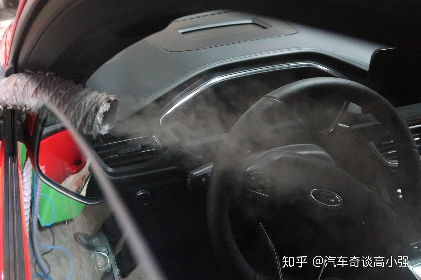 車內消毒是個老大難,常見的84消毒液和高濃度酒精都會損壞汽車內飾