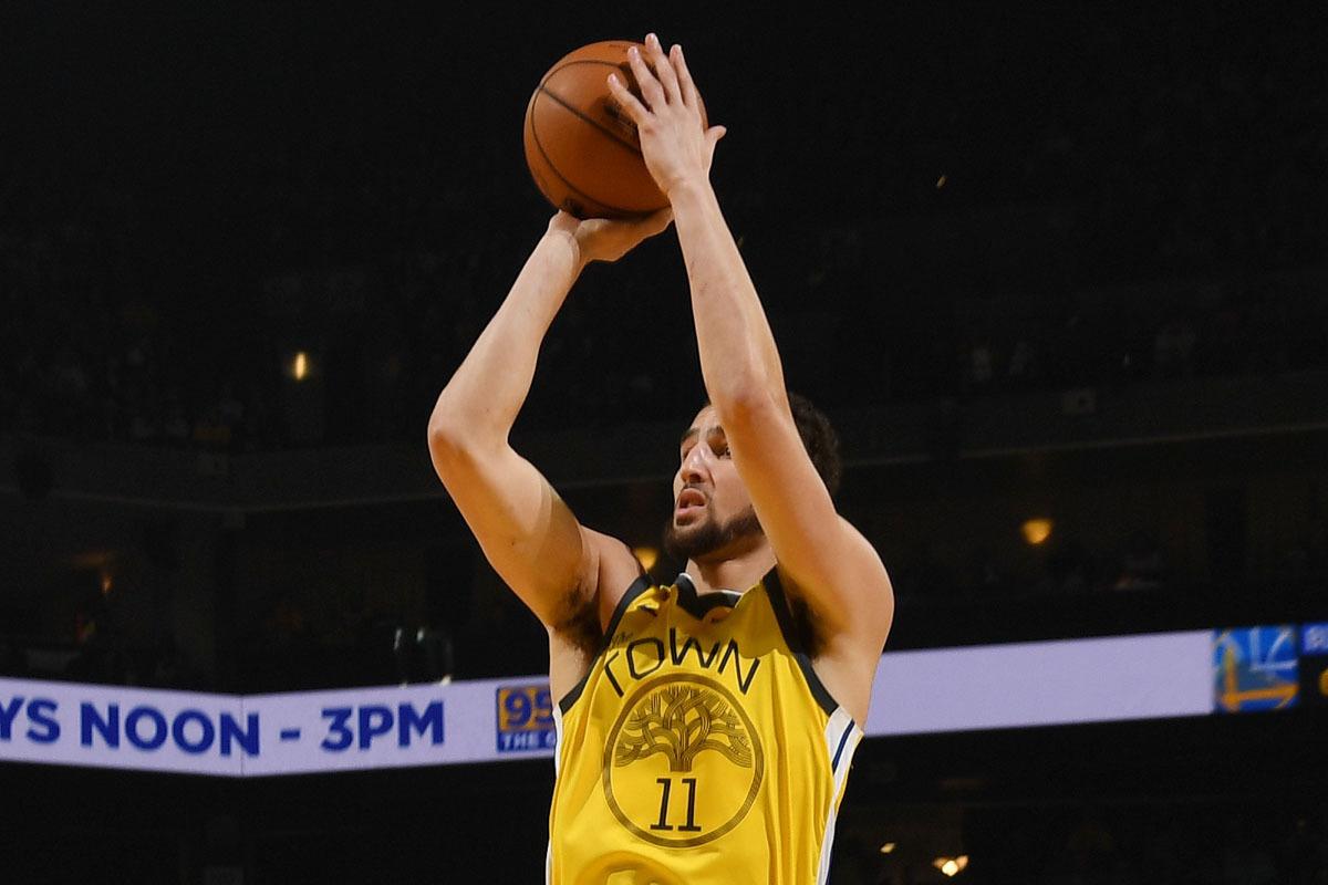 篮球教学赛前训练前的热身很重要