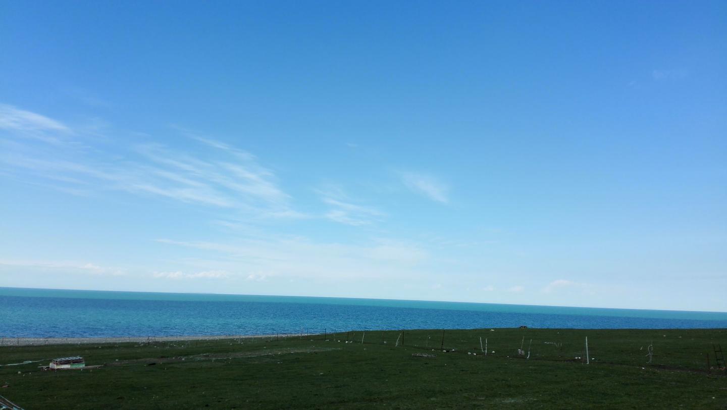 青色的海,静谧的湖