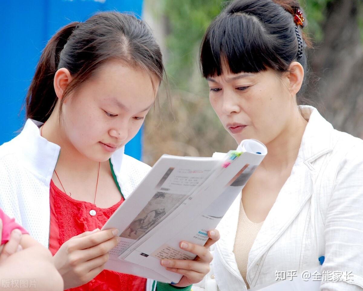 一个合格的高中家长高一是老师高二是朋友高三才是父母