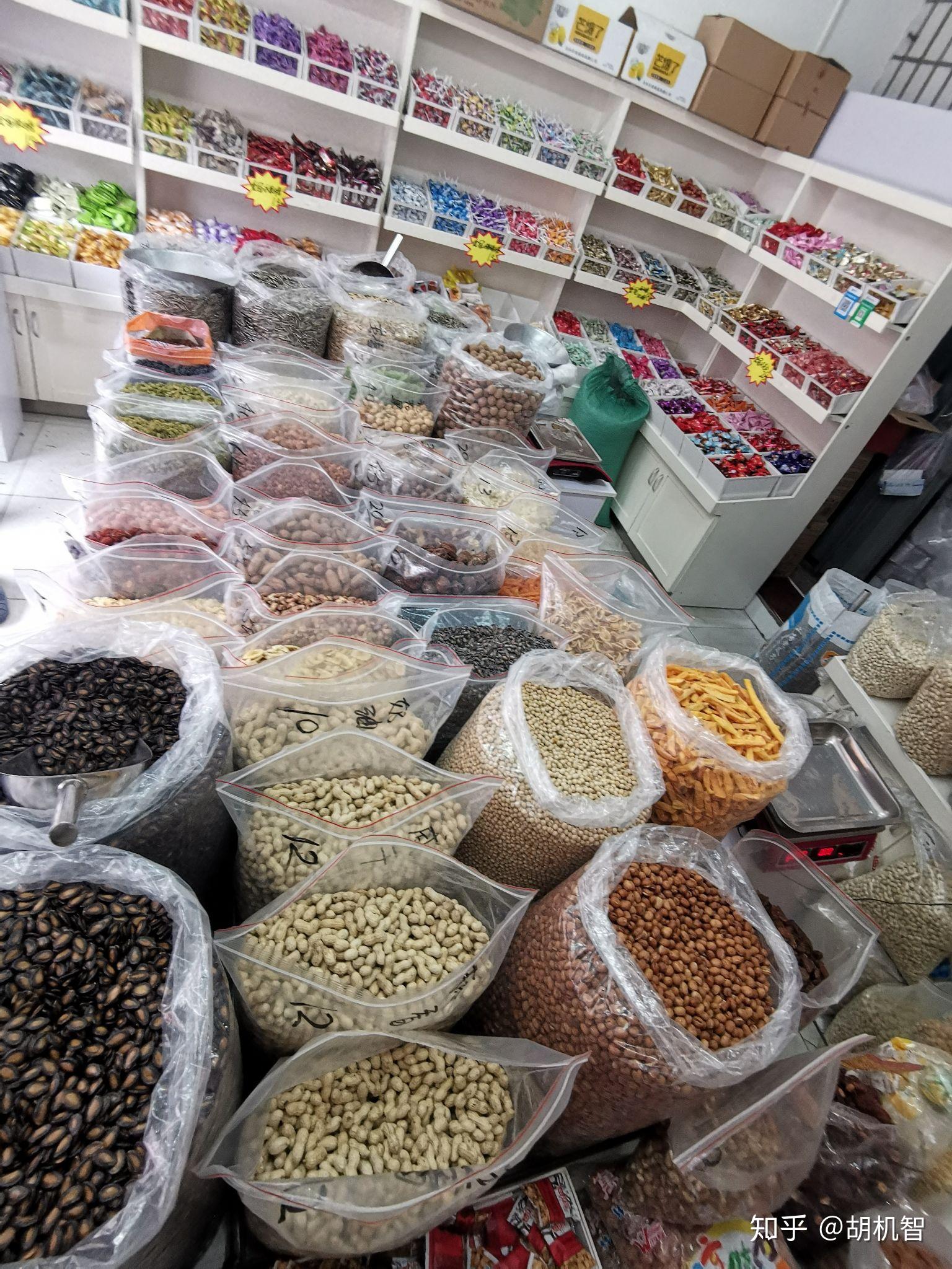 花生瓜子市场动态：销售模式变革与趋势洞察