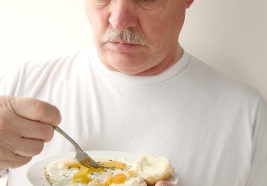 富硒姐姐鸡蛋热量告诉你糖尿病病友吃鸡蛋要慎重