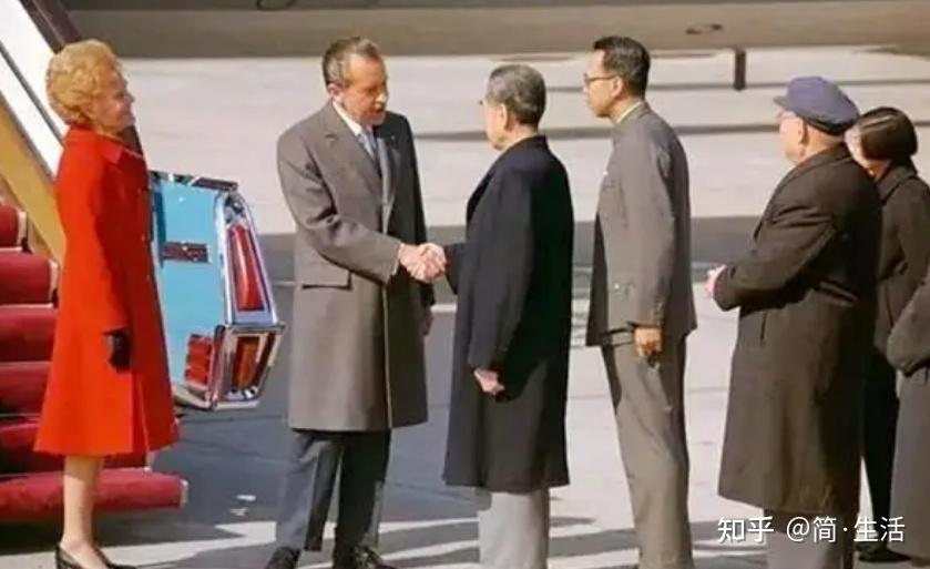 1972年尼克松访华，毛主席挥笔留下12个字，意味深长 - 知乎