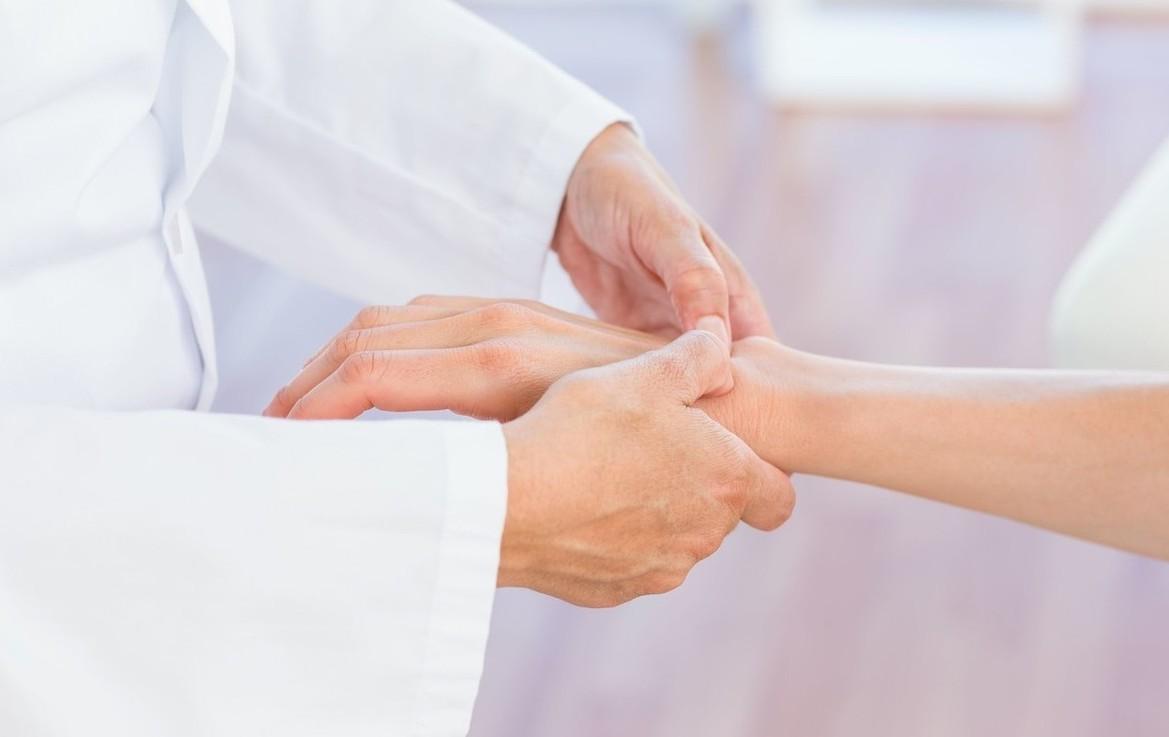 李国民 颈椎病手麻 你要学会这样去治疗 知乎