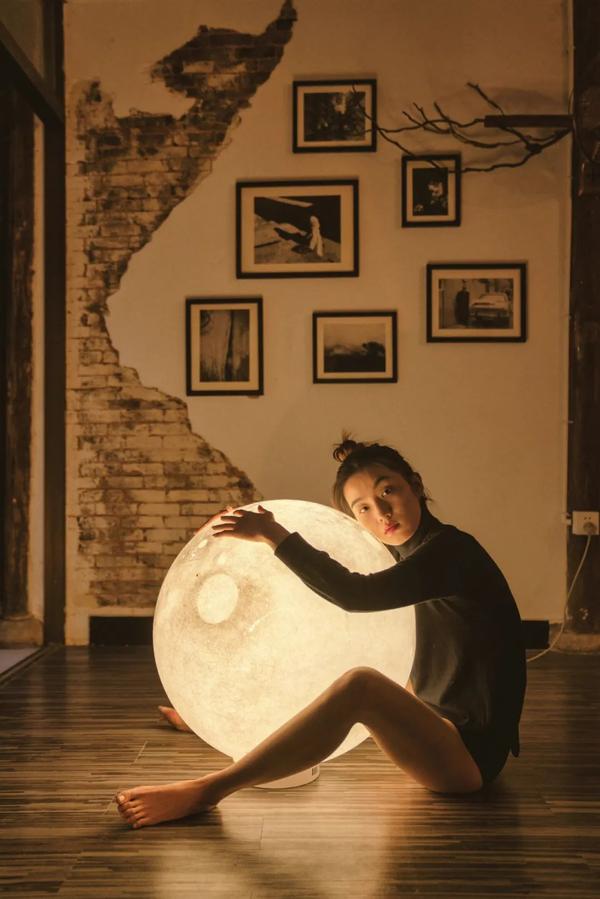 演员洪爽图集,百度搜索联想词就是她的身材 。。。 知乎