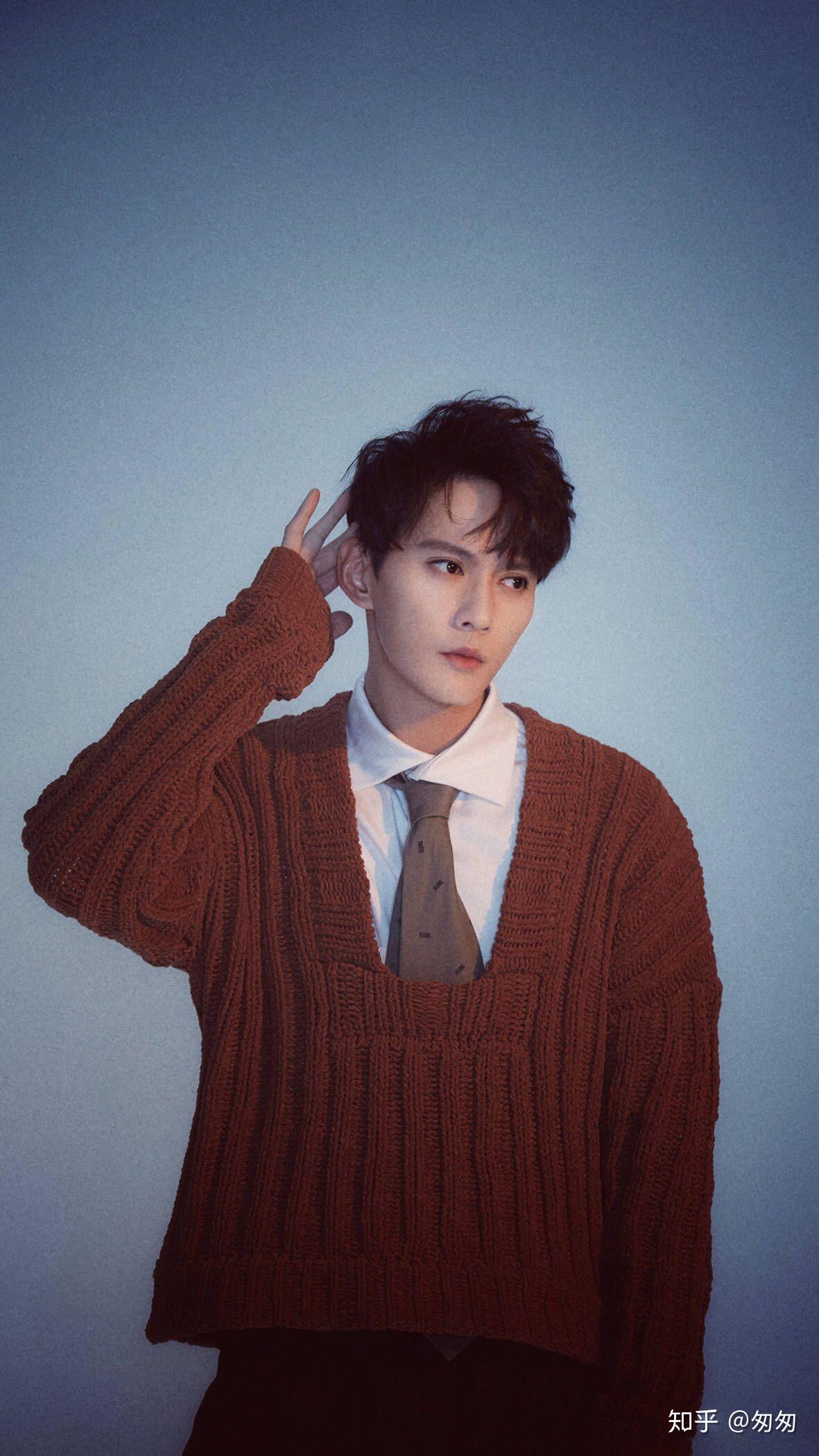 现下哪个男明星可以用丰神俊朗来形容?