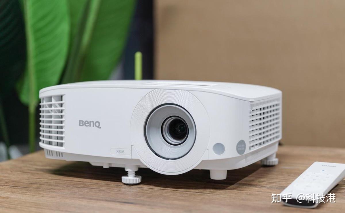 教室上课护眼防近视教学就选明基e530智能投影仪