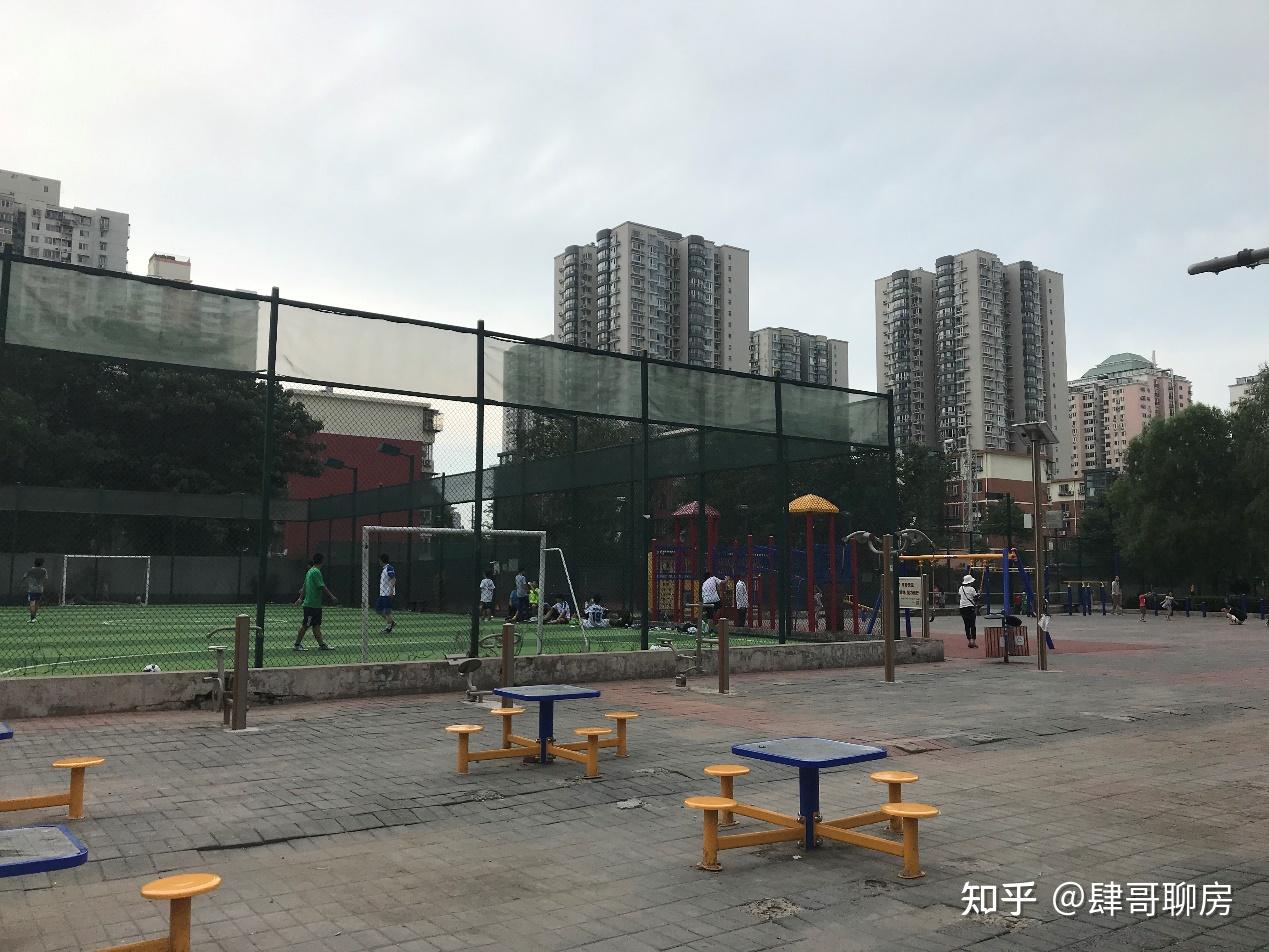 不到400万,放以前就可以有机会上北京小学(天宁寺分校),虽然731后